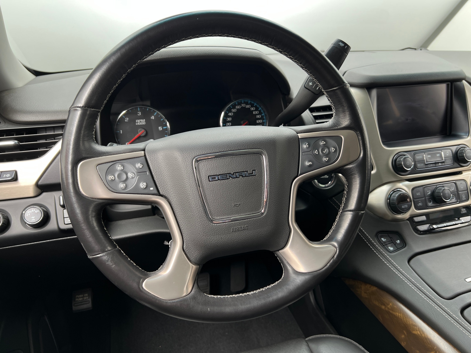 Thumbnail: 2020 GMC Yukon XL - 4