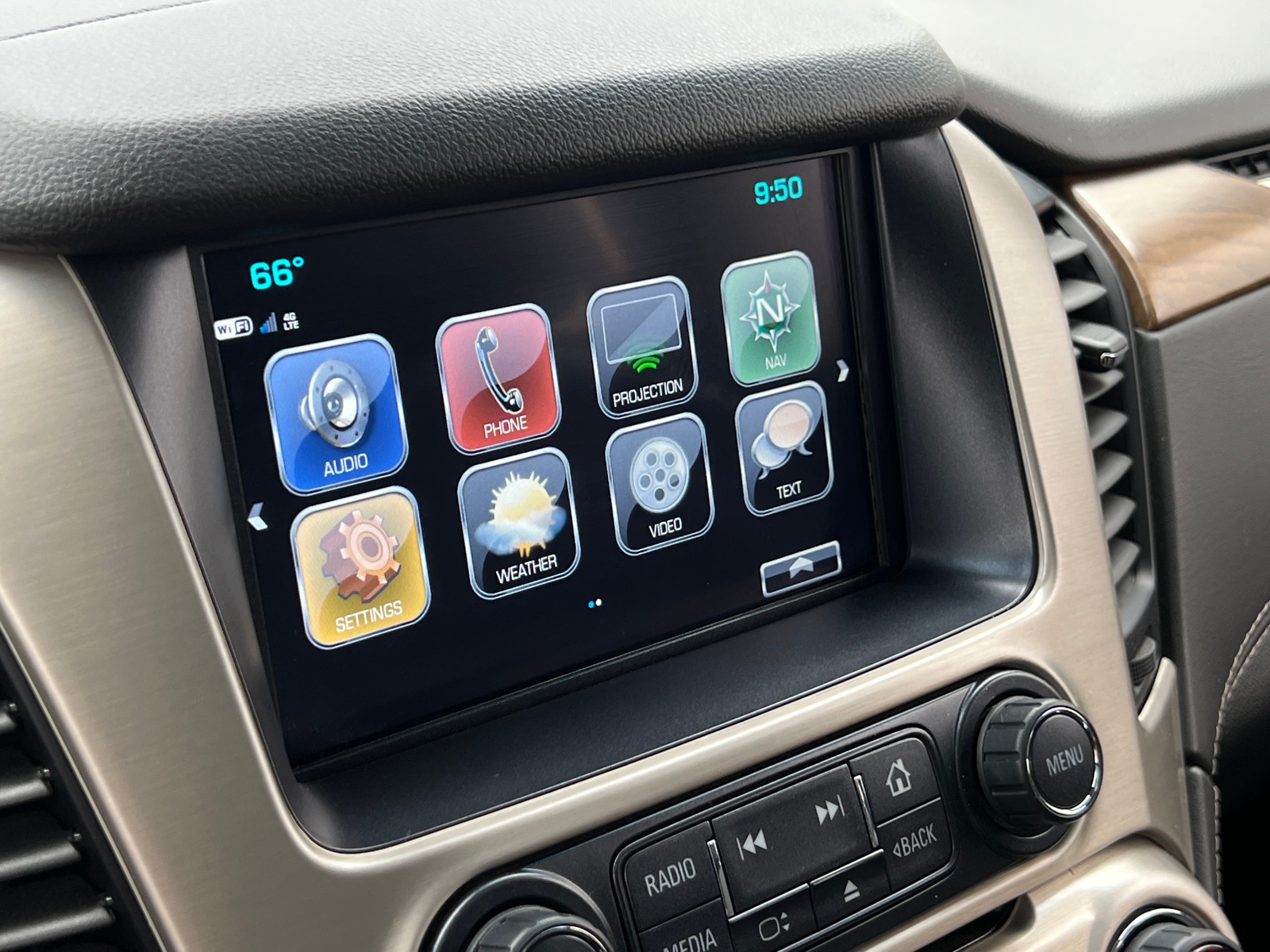 Thumbnail: 2020 GMC Yukon XL - 3