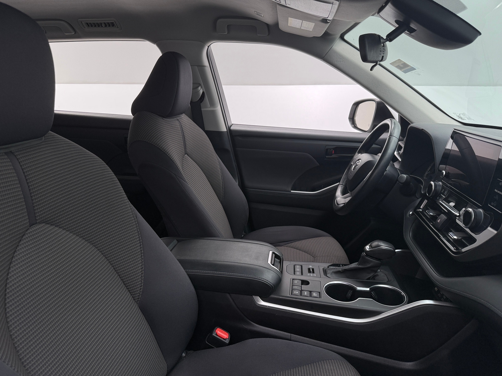 Thumbnail: 2023 Toyota Highlander - 2