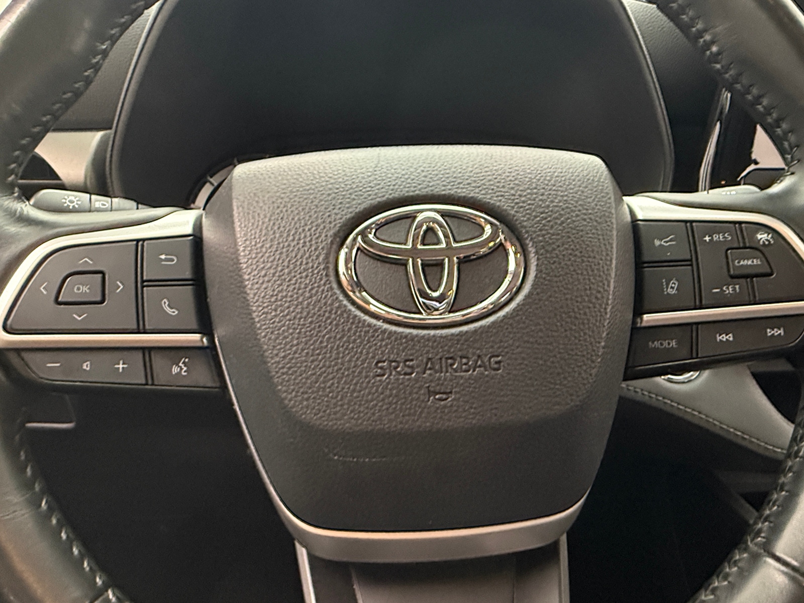 Thumbnail: 2023 Toyota Highlander - 5