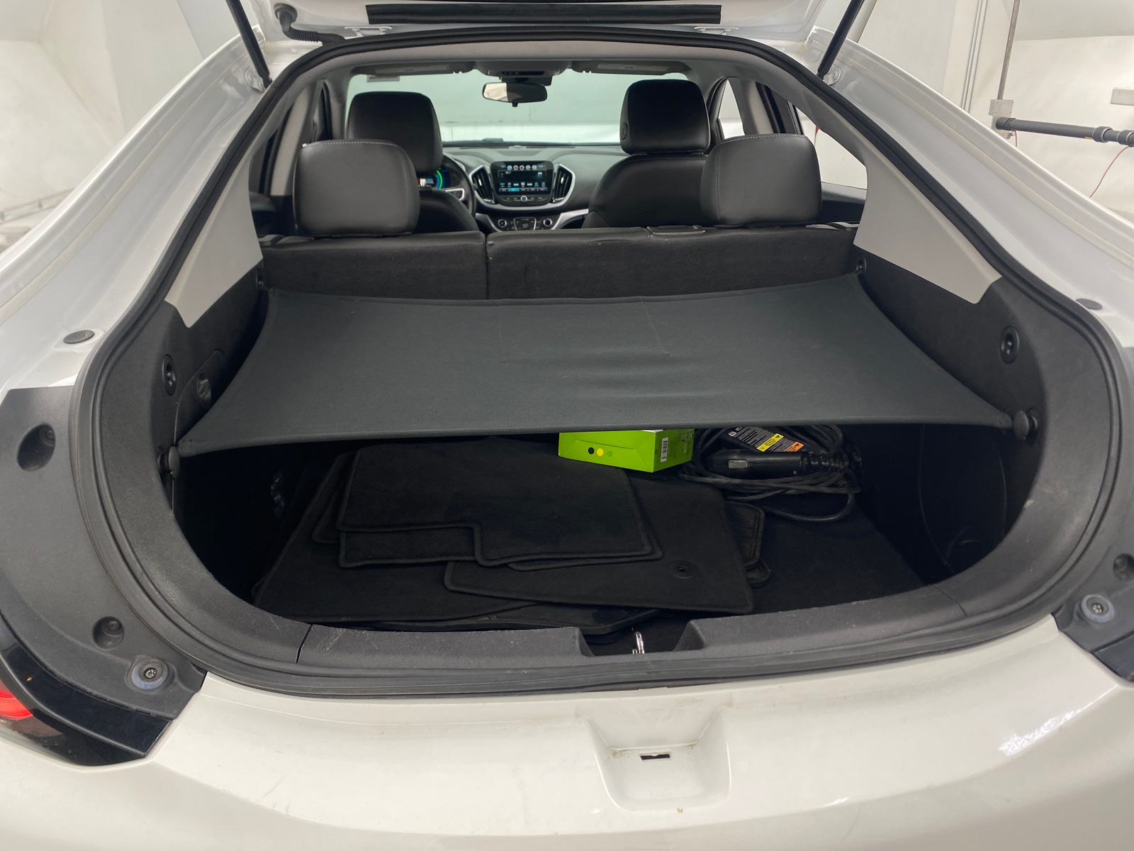 Thumbnail: 2018 Chevrolet Volt - 6