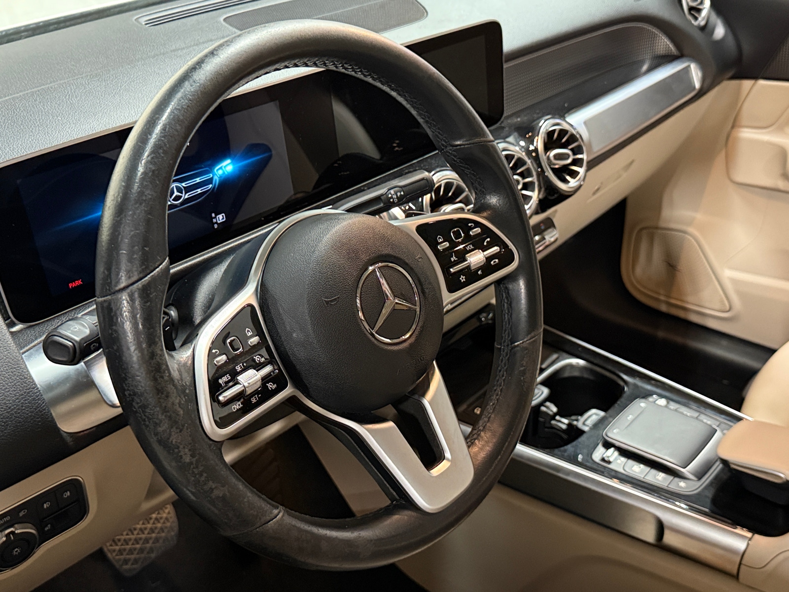 Thumbnail: 2021 Mercedes-Benz GLB - 4