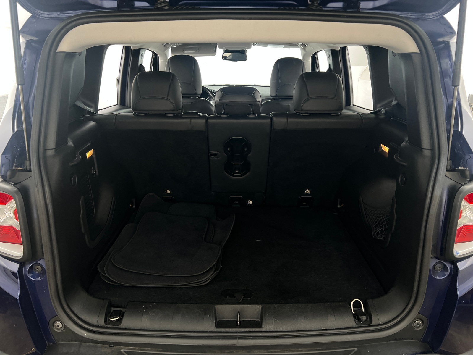Thumbnail: 2016 Jeep Renegade - 6