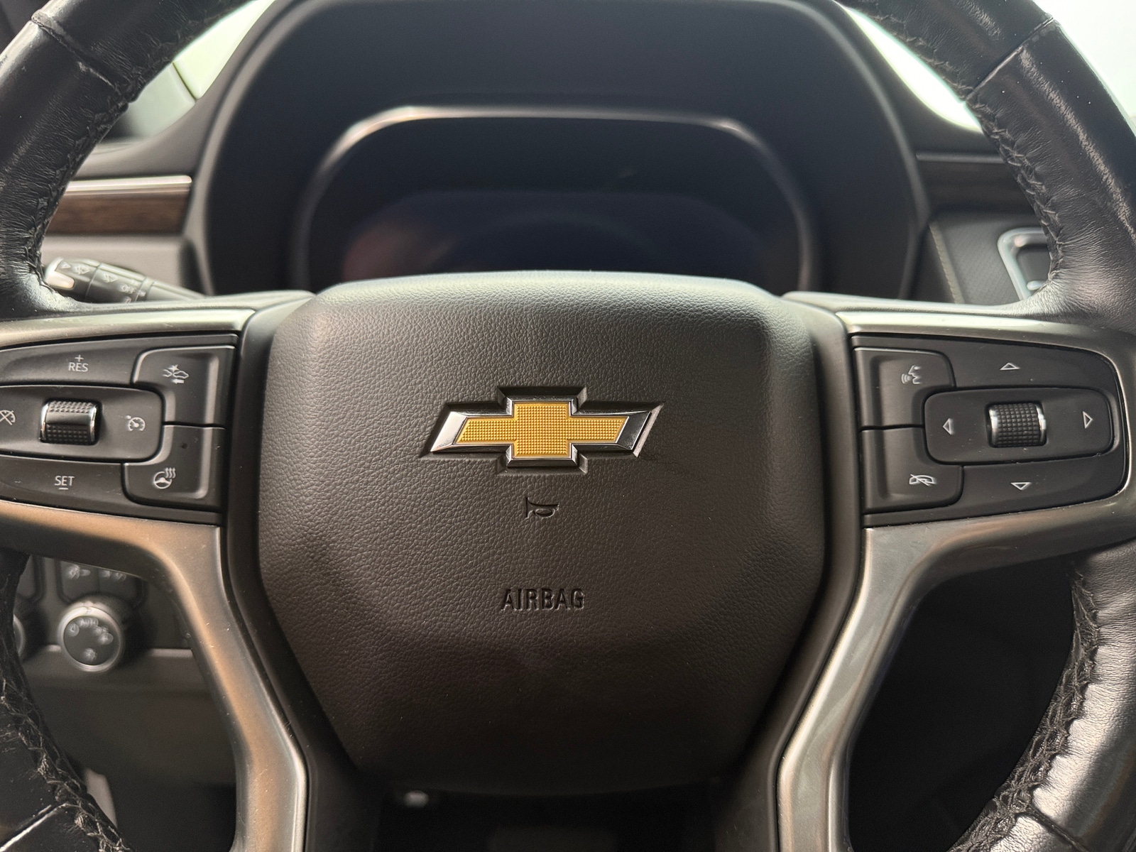 Thumbnail: 2022 Chevrolet Suburban - 4