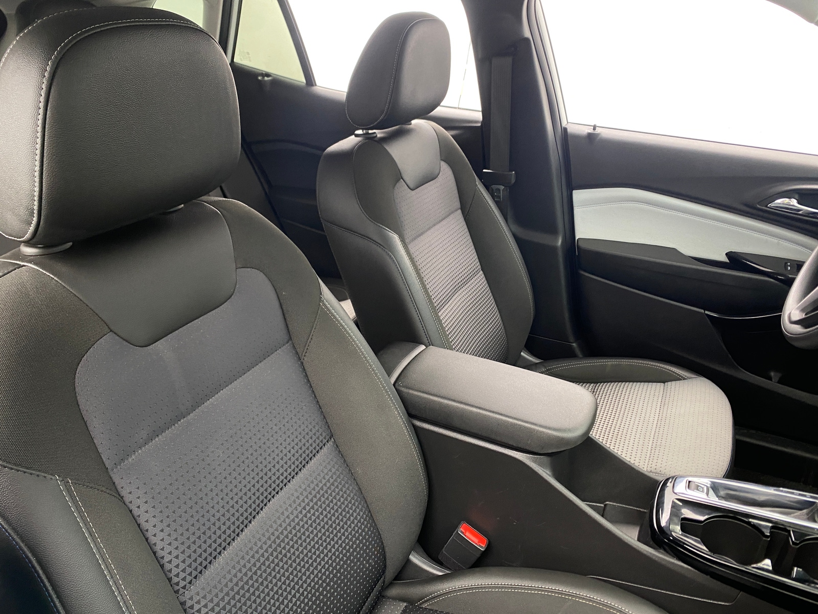 Thumbnail: 2025 Chevrolet Trax - 2