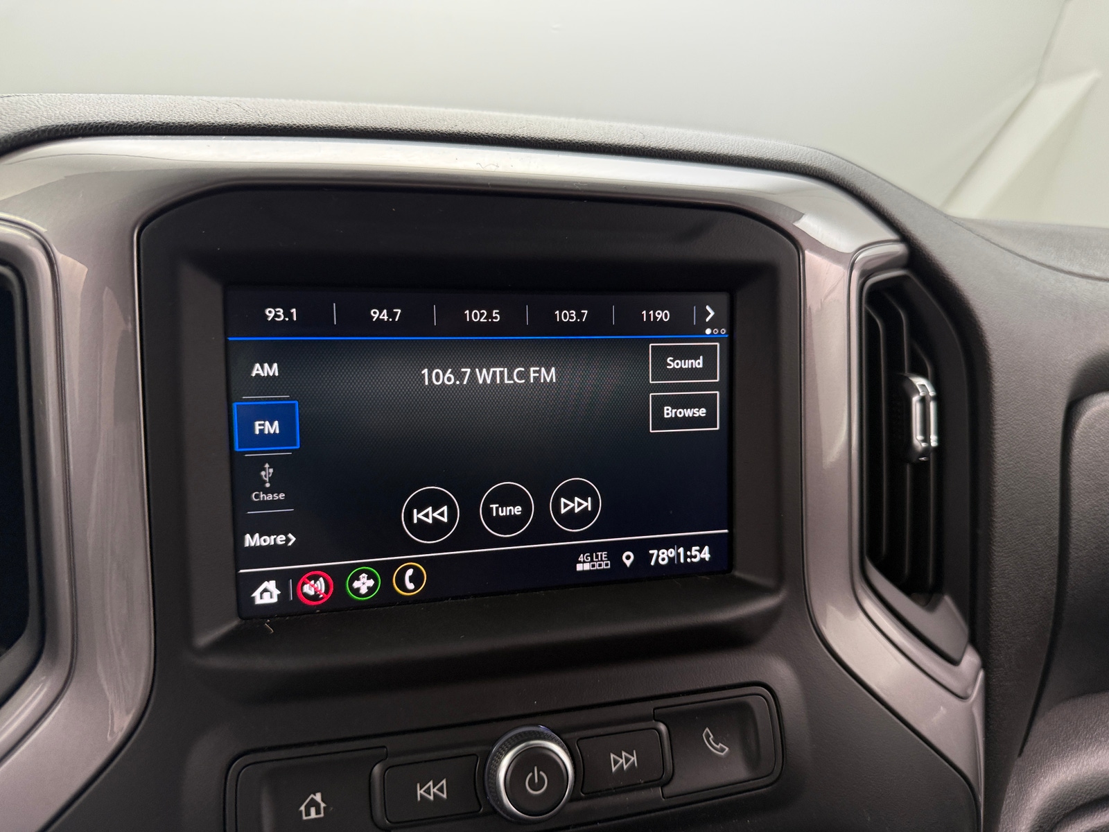 Thumbnail: 2021 Chevrolet Silverado 1500 - 4