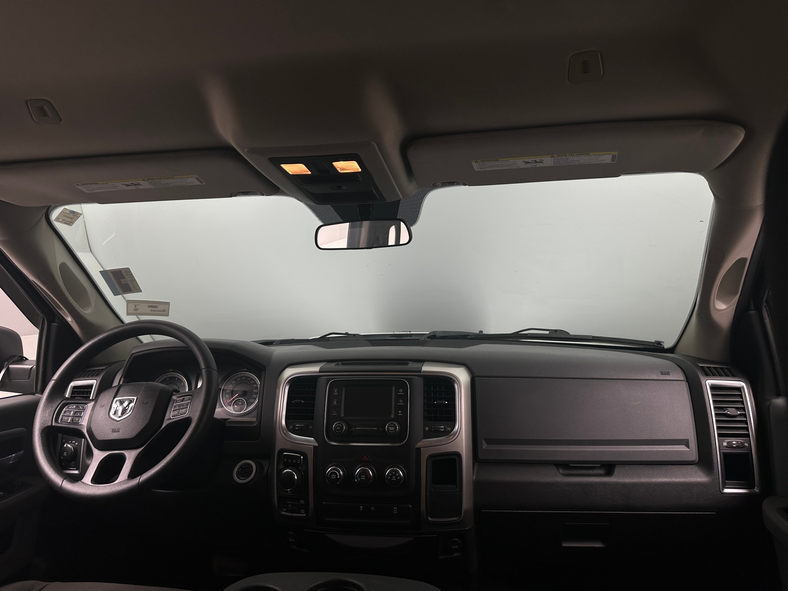 Thumbnail: 2020 RAM 1500 Classic - 3
