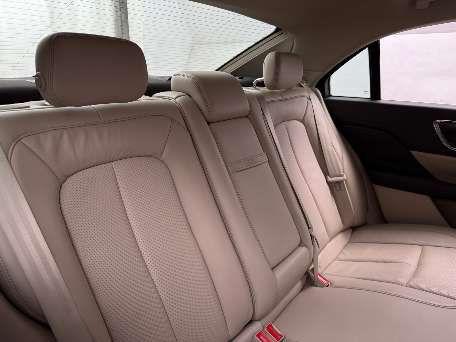 Thumbnail: 2017 Lincoln Continental - 5