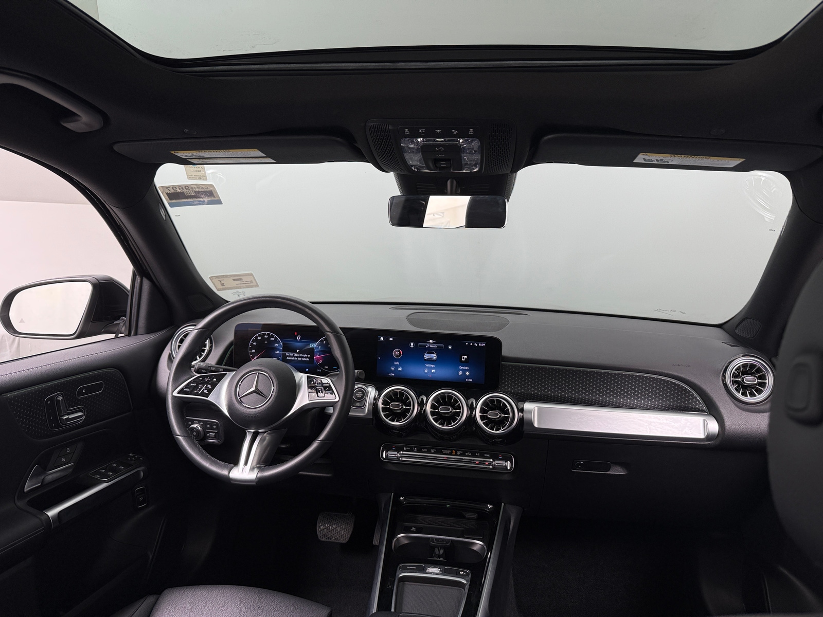 Thumbnail: 2025 Mercedes-Benz GLB - 2