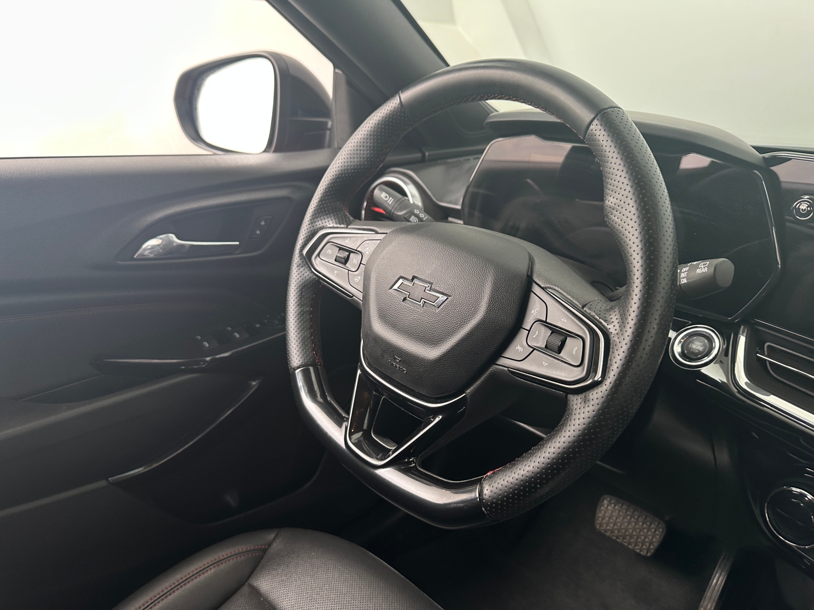 Thumbnail: 2025 Chevrolet Trax - 4
