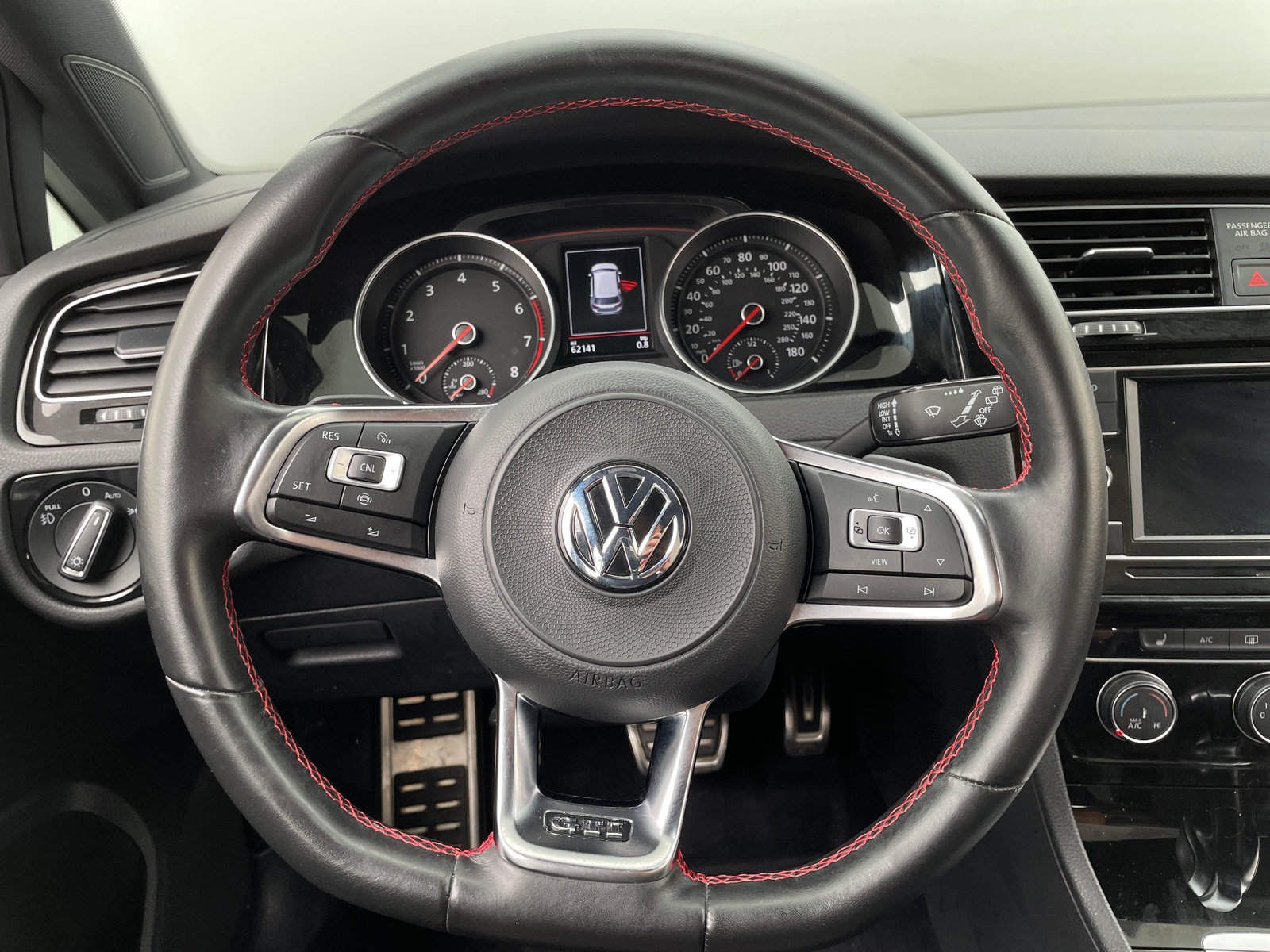 Thumbnail: 2019 Volkswagen Golf - 5