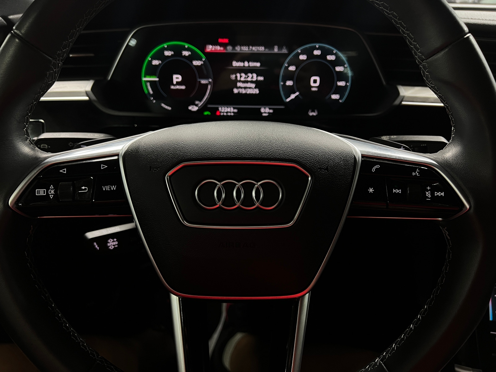 Thumbnail: 2024 Audi Q8 e-tron - 4