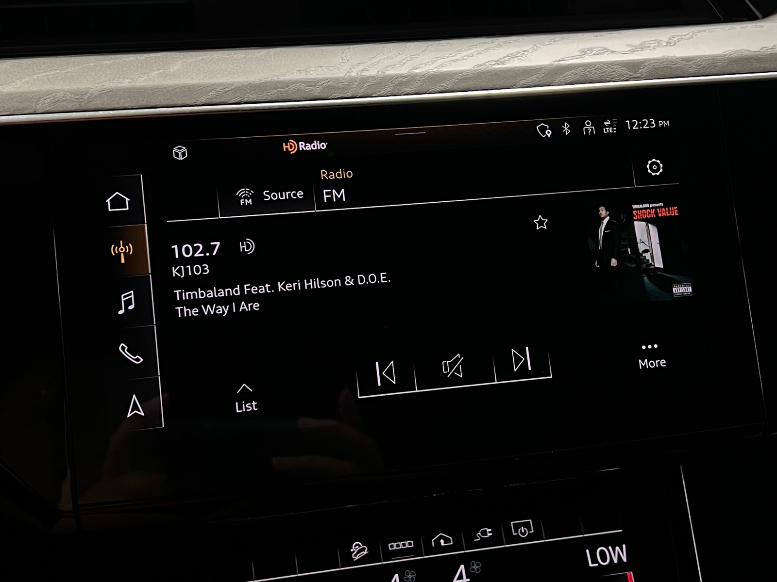 Thumbnail: 2024 Audi Q8 e-tron - 3