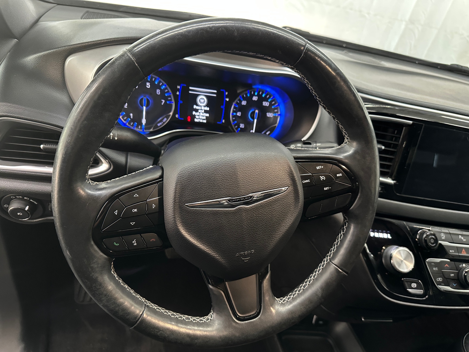 Thumbnail: 2019 Chrysler Pacifica - 4