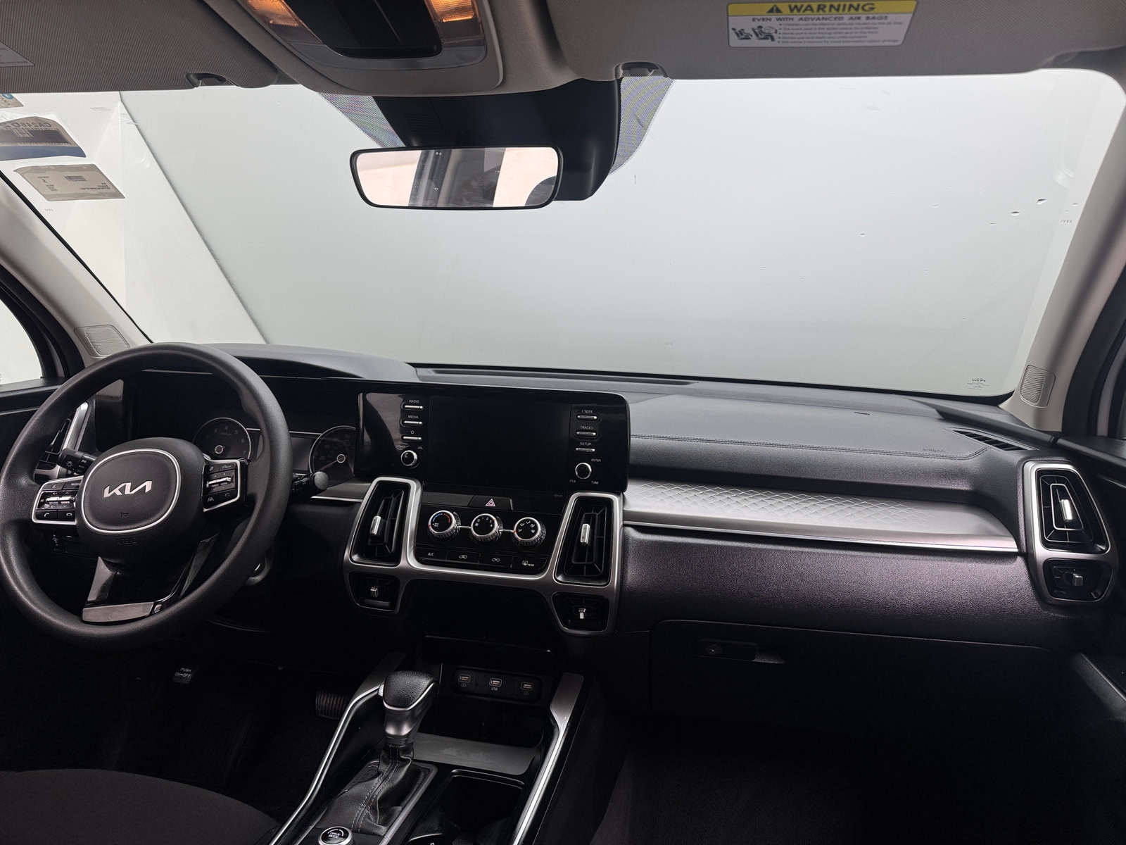 Thumbnail: 2022 Kia Sorento - 3