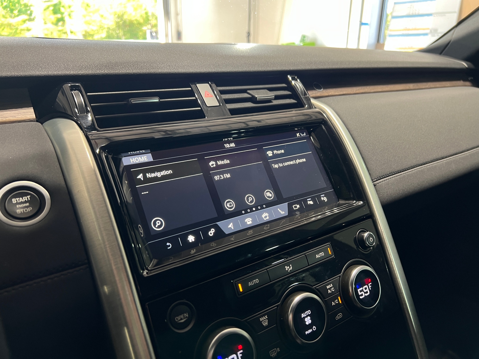 Thumbnail: 2019 Land Rover Discovery - 3