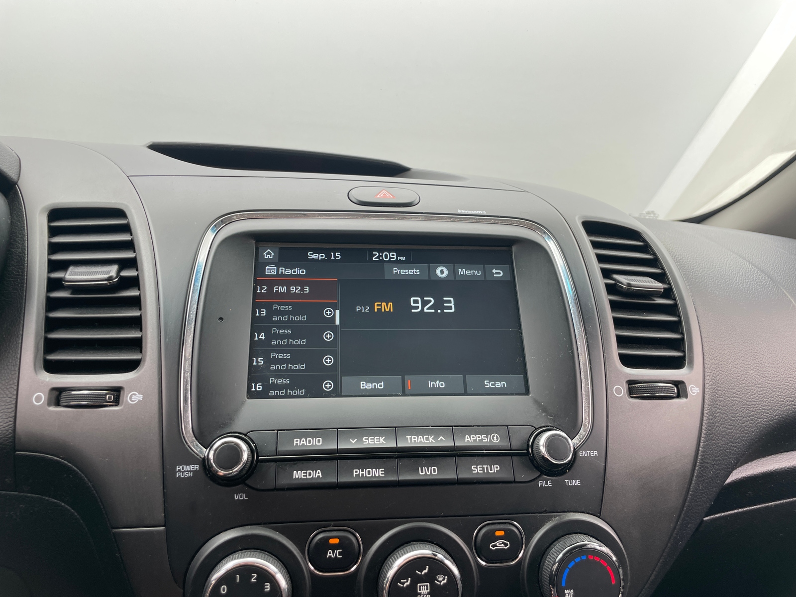 Thumbnail: 2018 Kia Forte - 4