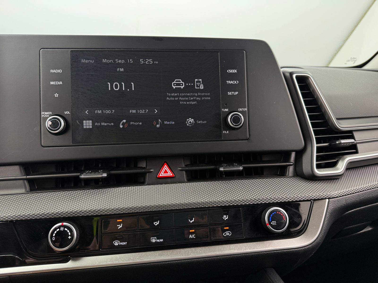 Thumbnail: 2024 Kia Sportage - 4