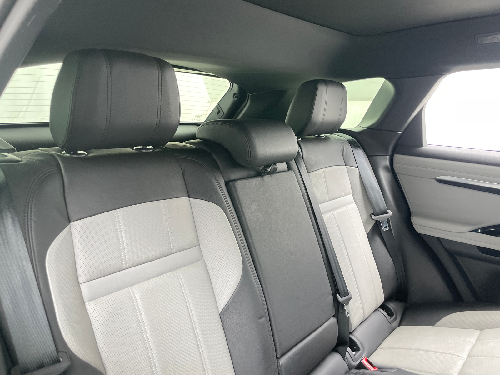 Thumbnail: 2020 Land Rover Range Rover Evoque - 5
