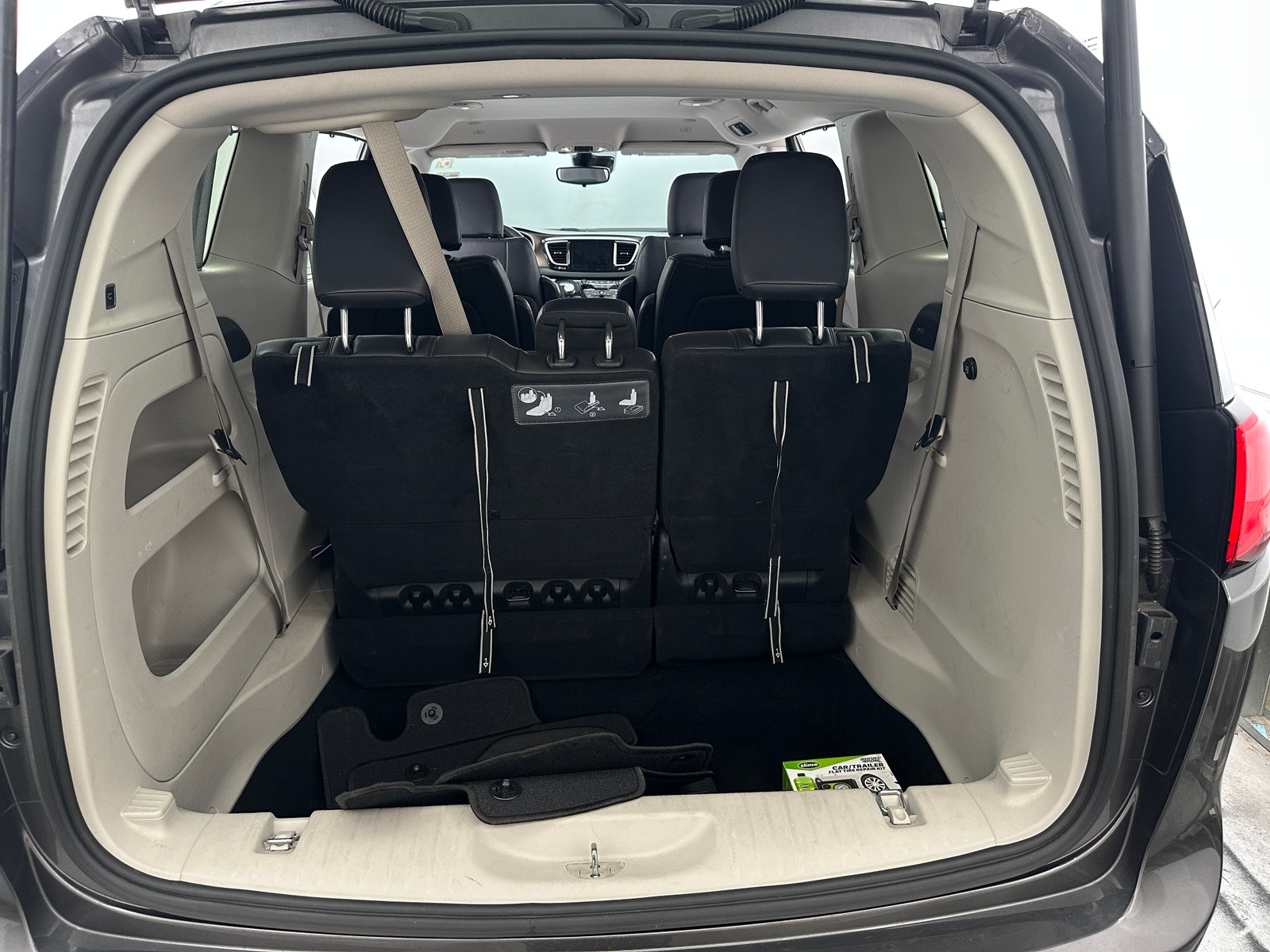 Thumbnail: 2018 Chrysler Pacifica - 6