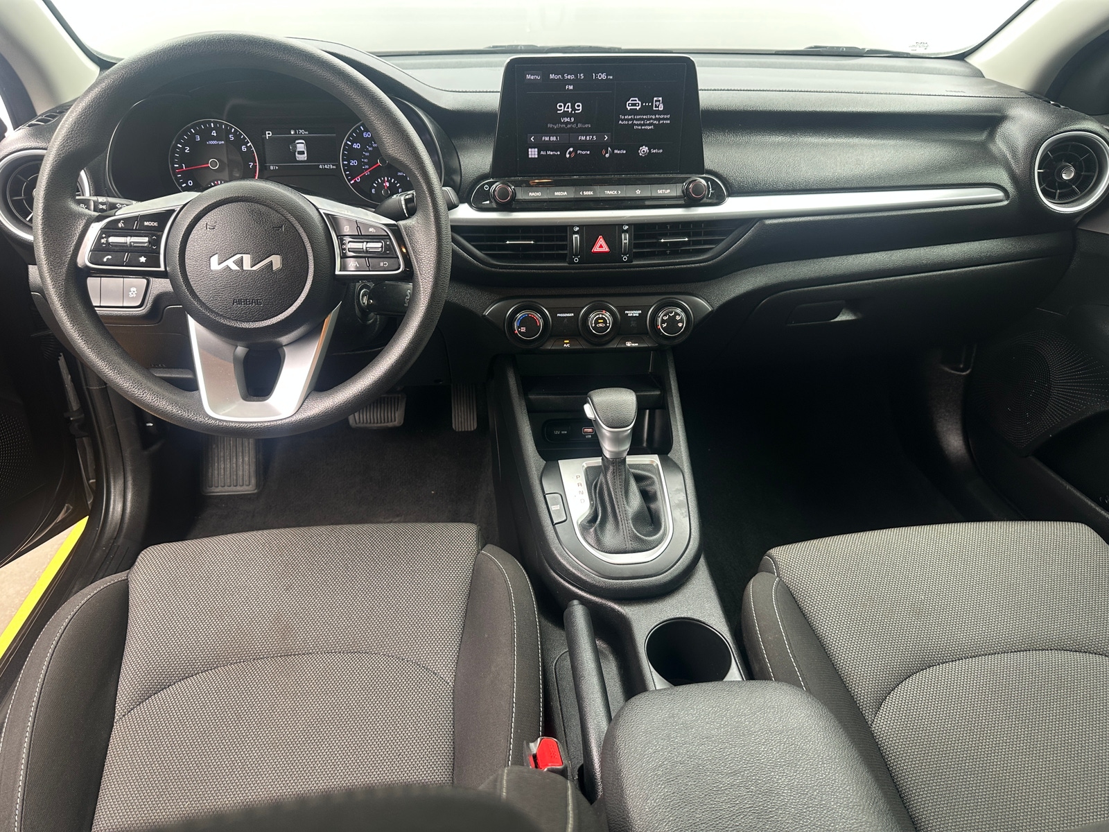 Thumbnail: 2024 Kia Forte - 3