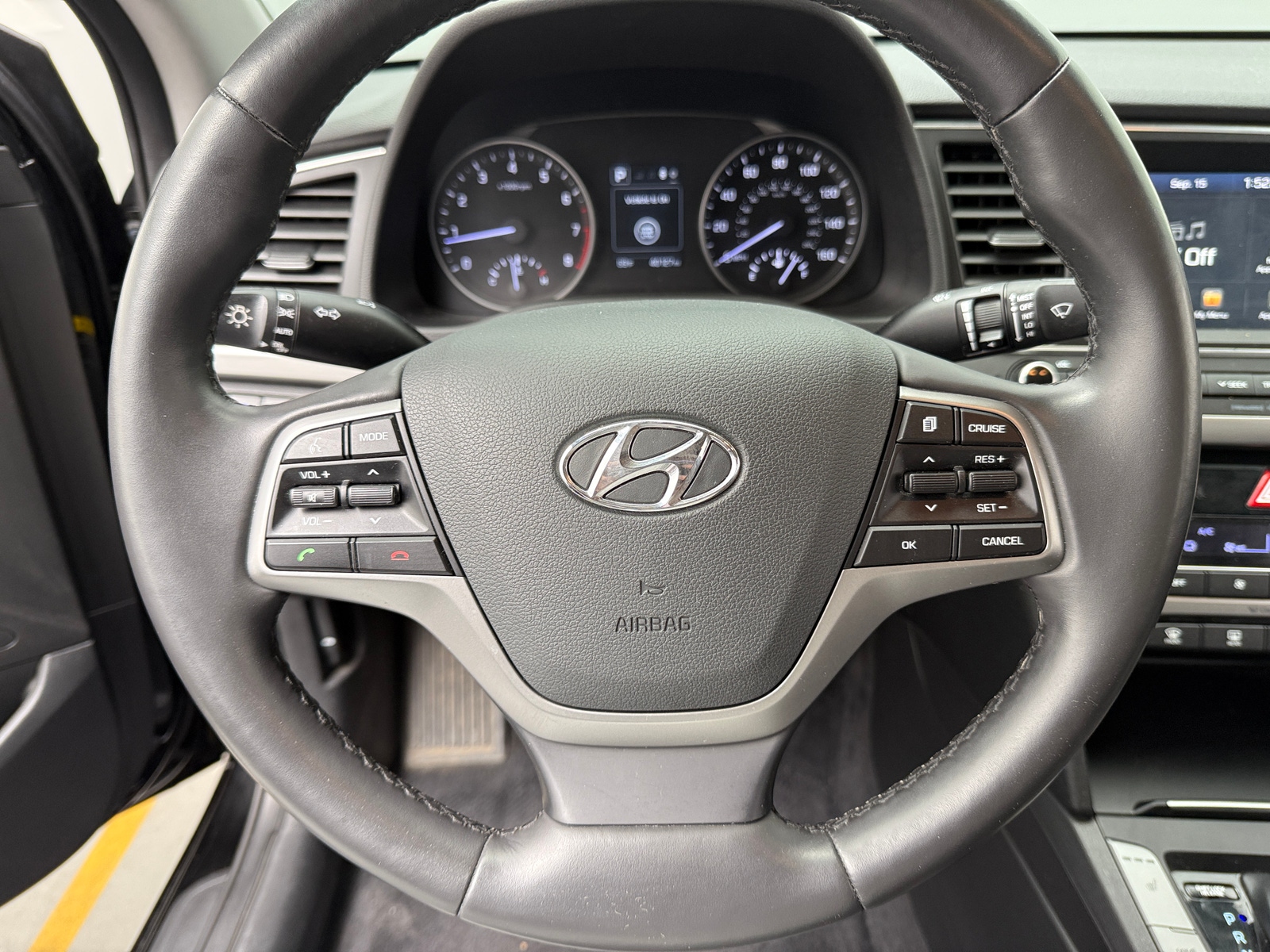 Thumbnail: 2017 Hyundai Elantra - 4