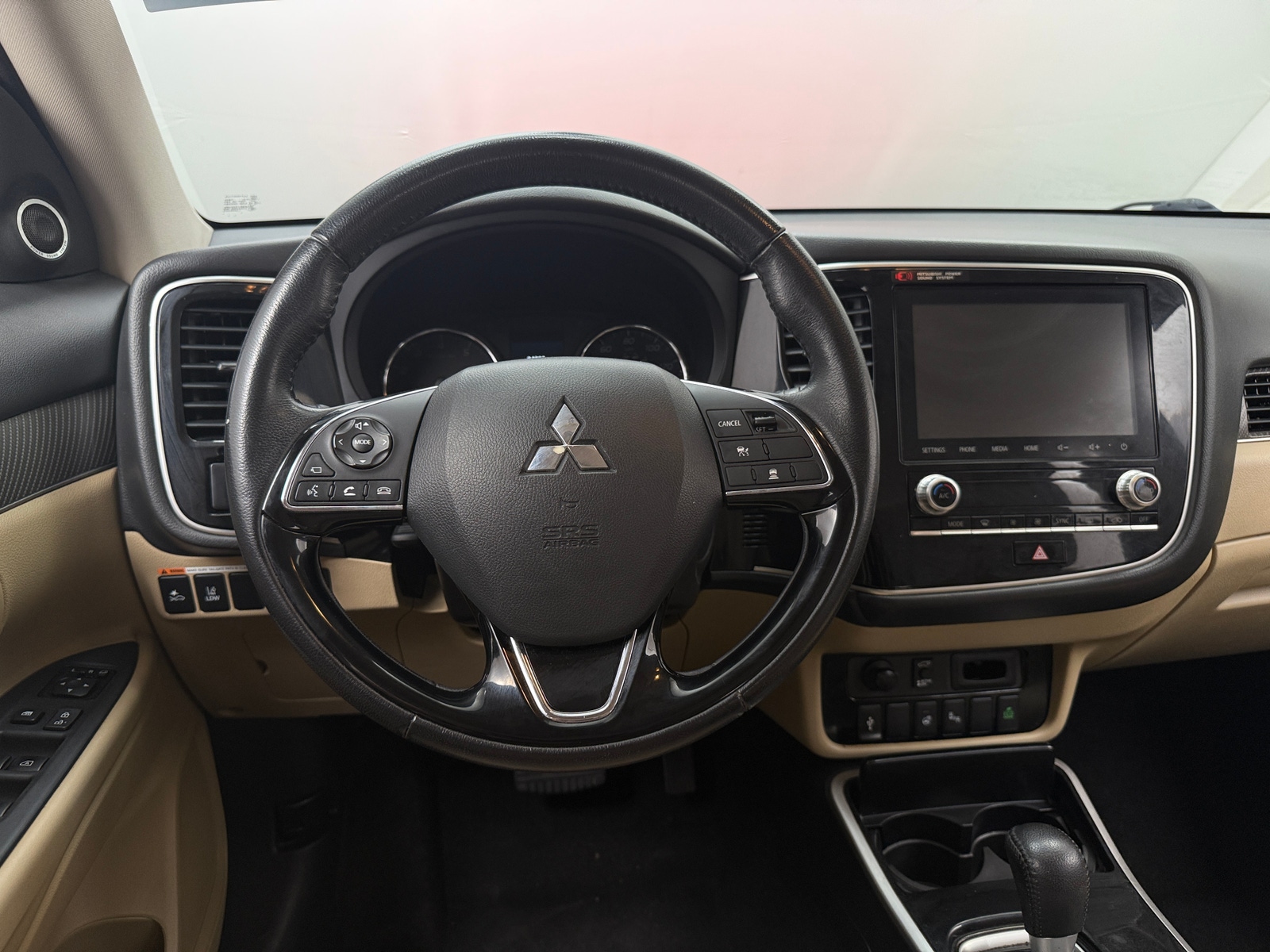 Thumbnail: 2020 Mitsubishi Outlander - 4
