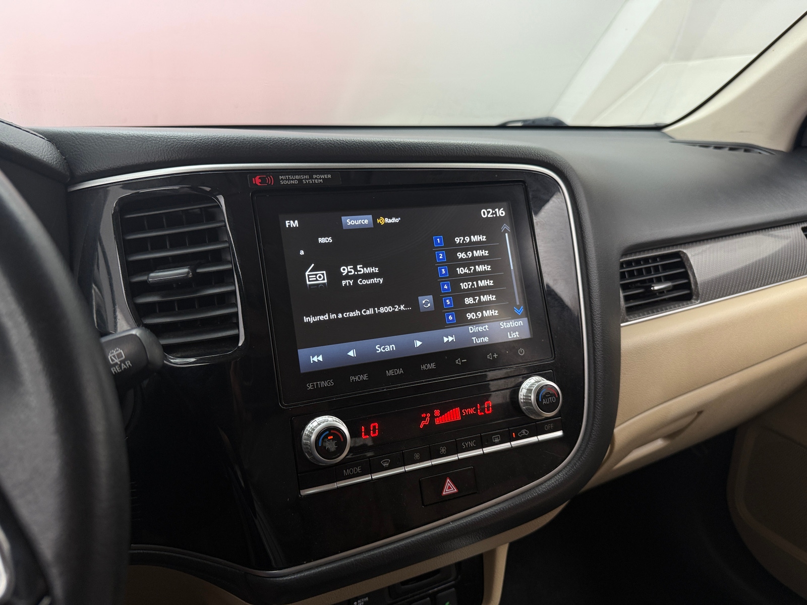 Thumbnail: 2020 Mitsubishi Outlander - 3