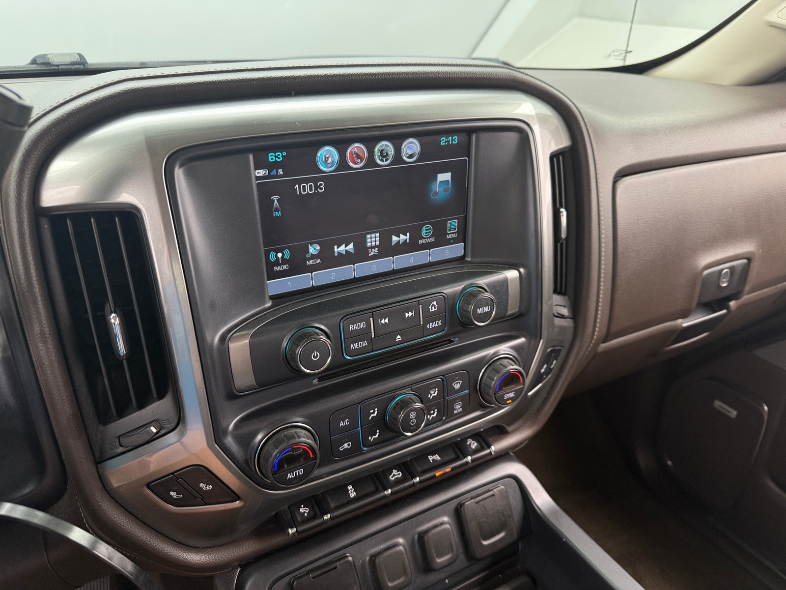 Thumbnail: 2017 Chevrolet Silverado 1500 - 3