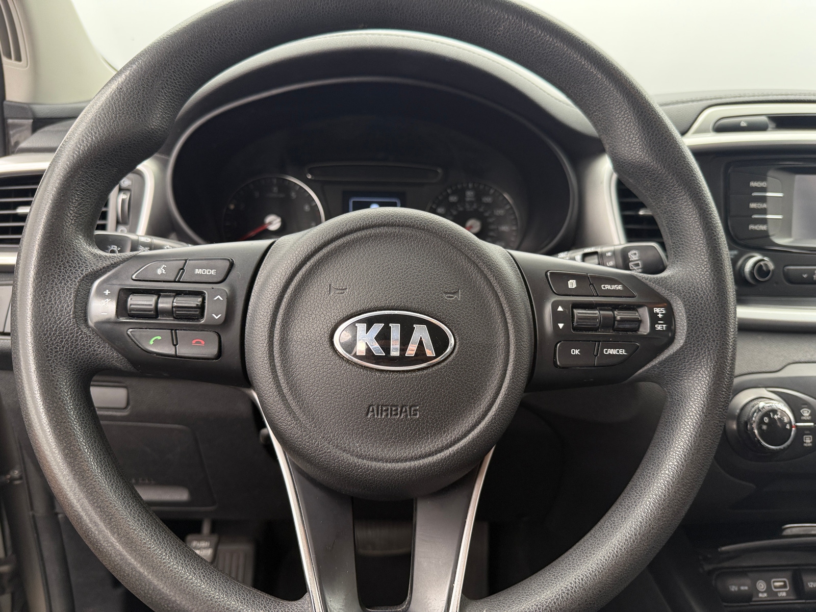 Thumbnail: 2017 Kia Sorento - 5