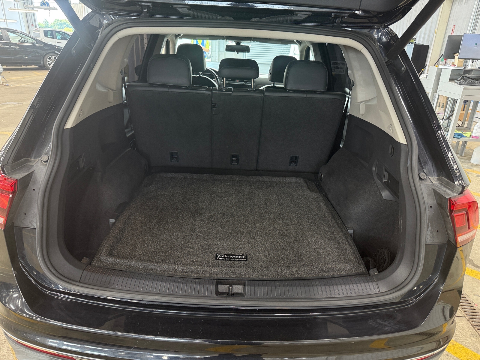 Thumbnail: 2019 Volkswagen Tiguan - 6