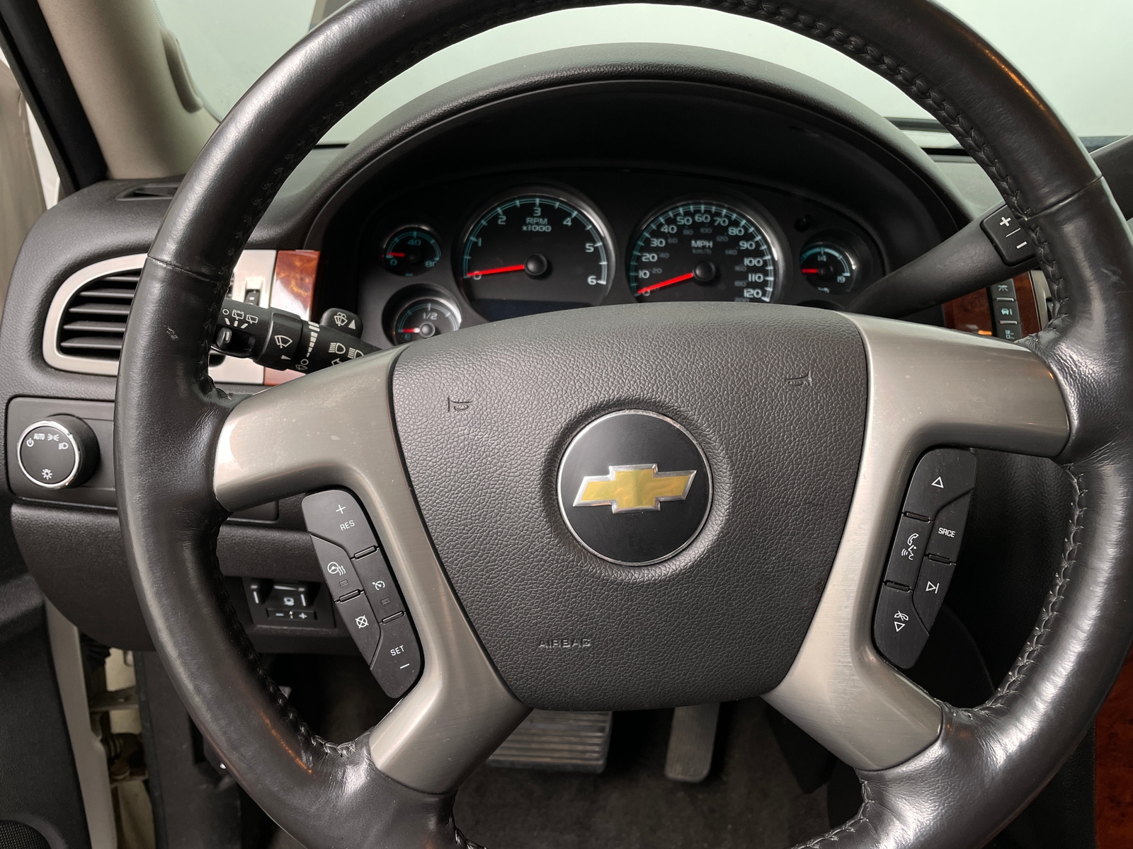 Thumbnail: 2012 Chevrolet Suburban - 4