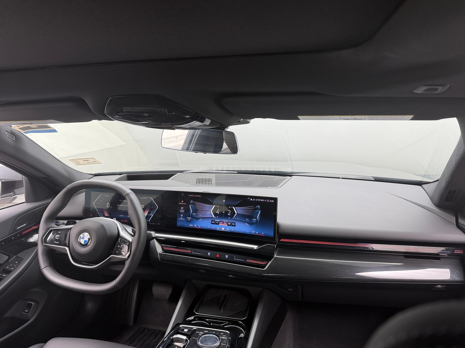 Thumbnail: 2025 BMW 5 Series - 2