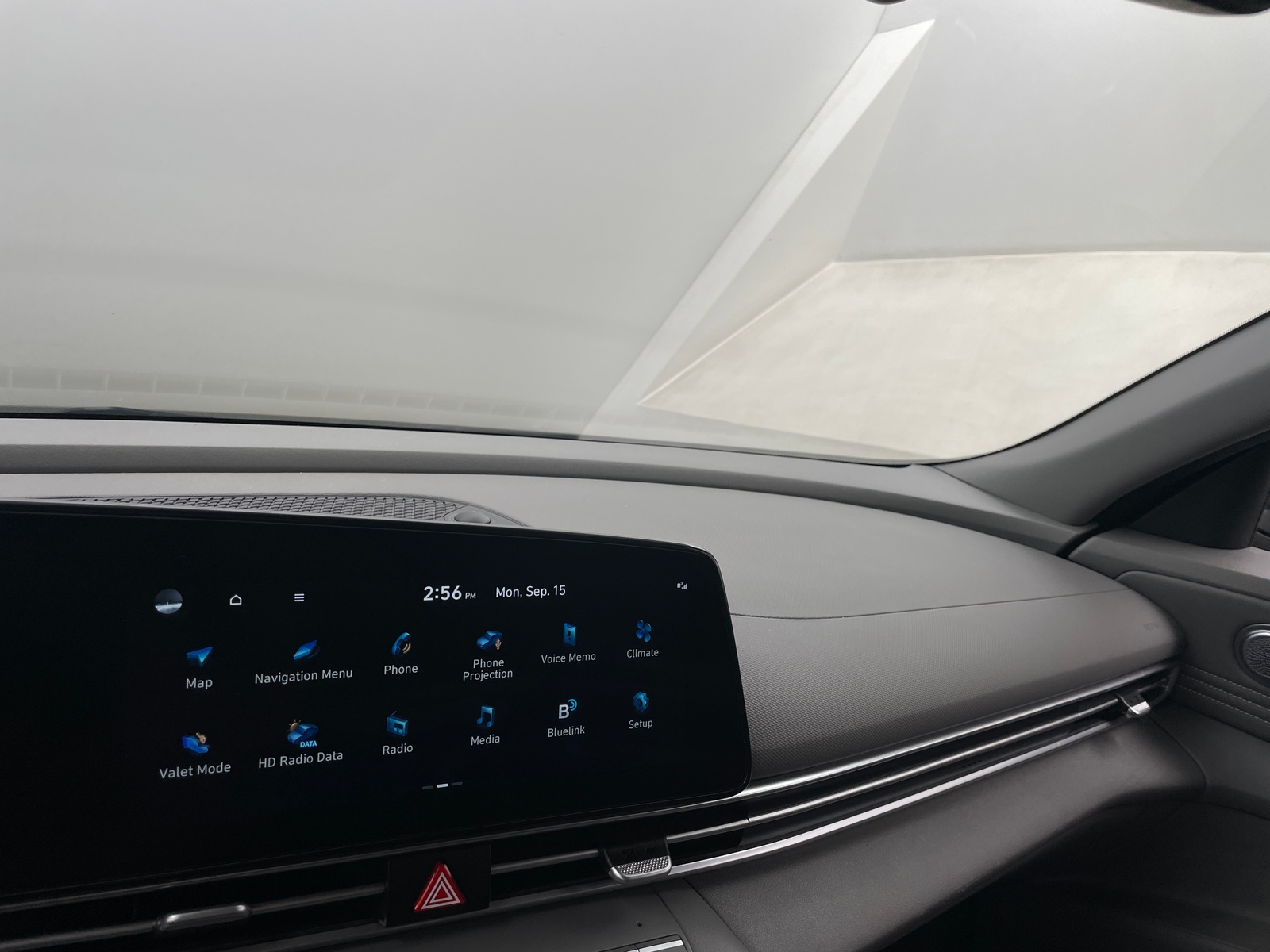 Thumbnail: 2023 Hyundai Elantra - 4