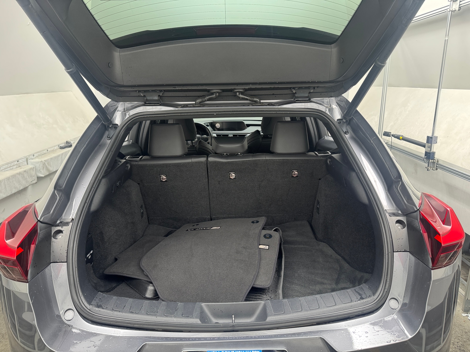 Thumbnail: 2019 Lexus UX - 6