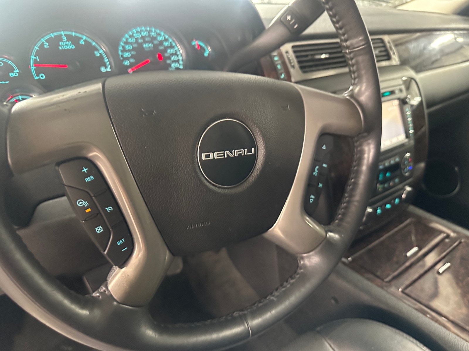 Thumbnail: 2013 GMC Yukon - 4