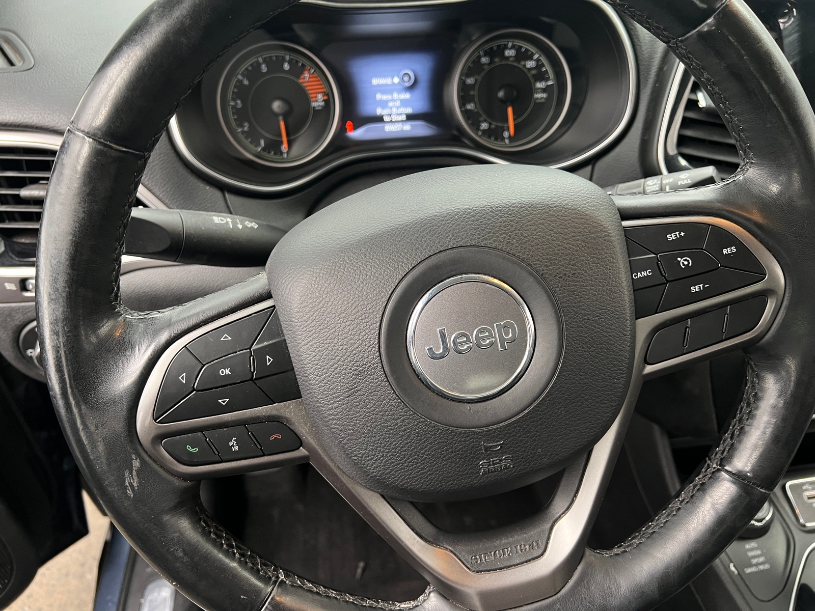 Thumbnail: 2019 Jeep Cherokee - 4