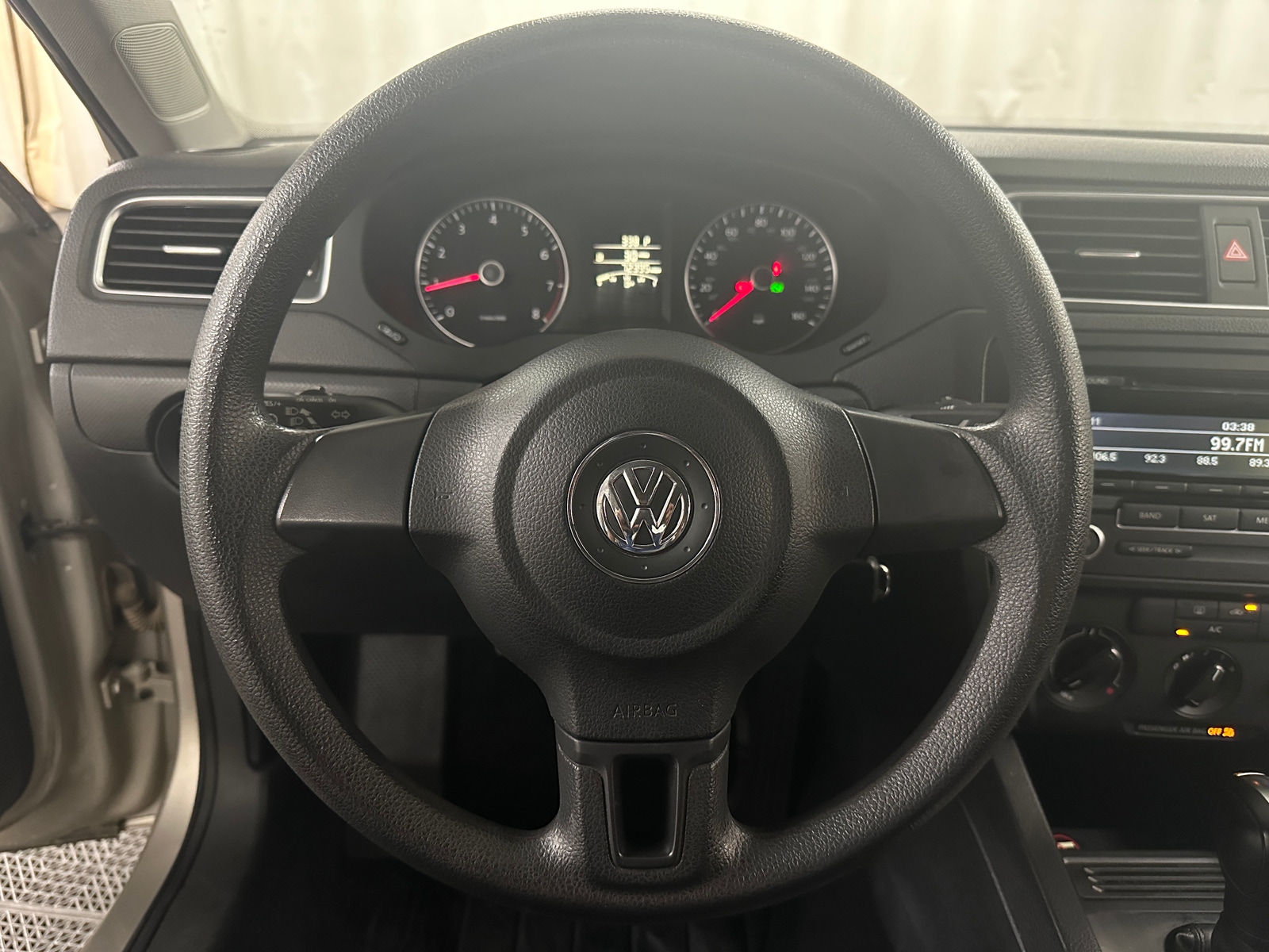 Thumbnail: 2014 Volkswagen Jetta - 4