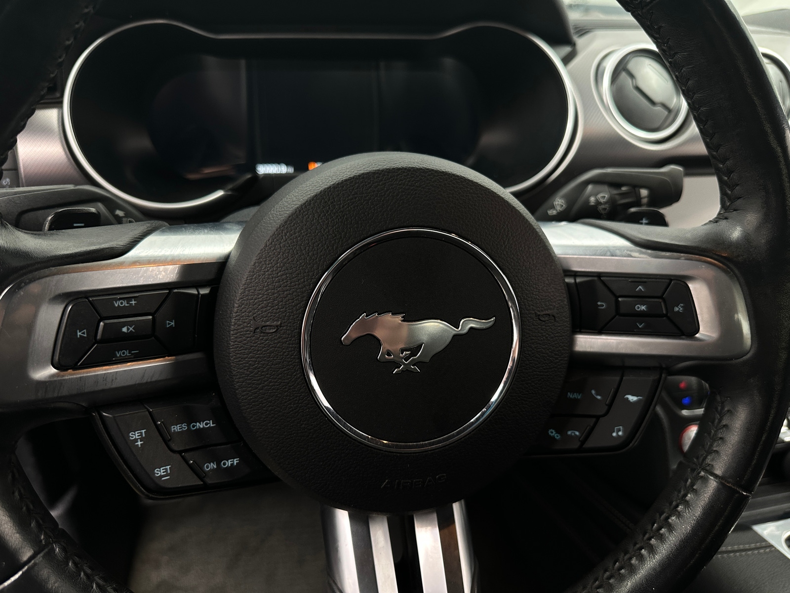 Thumbnail: 2018 Ford Mustang - 4