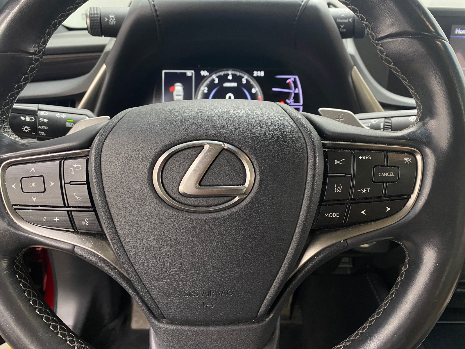 Thumbnail: 2019 Lexus ES - 4