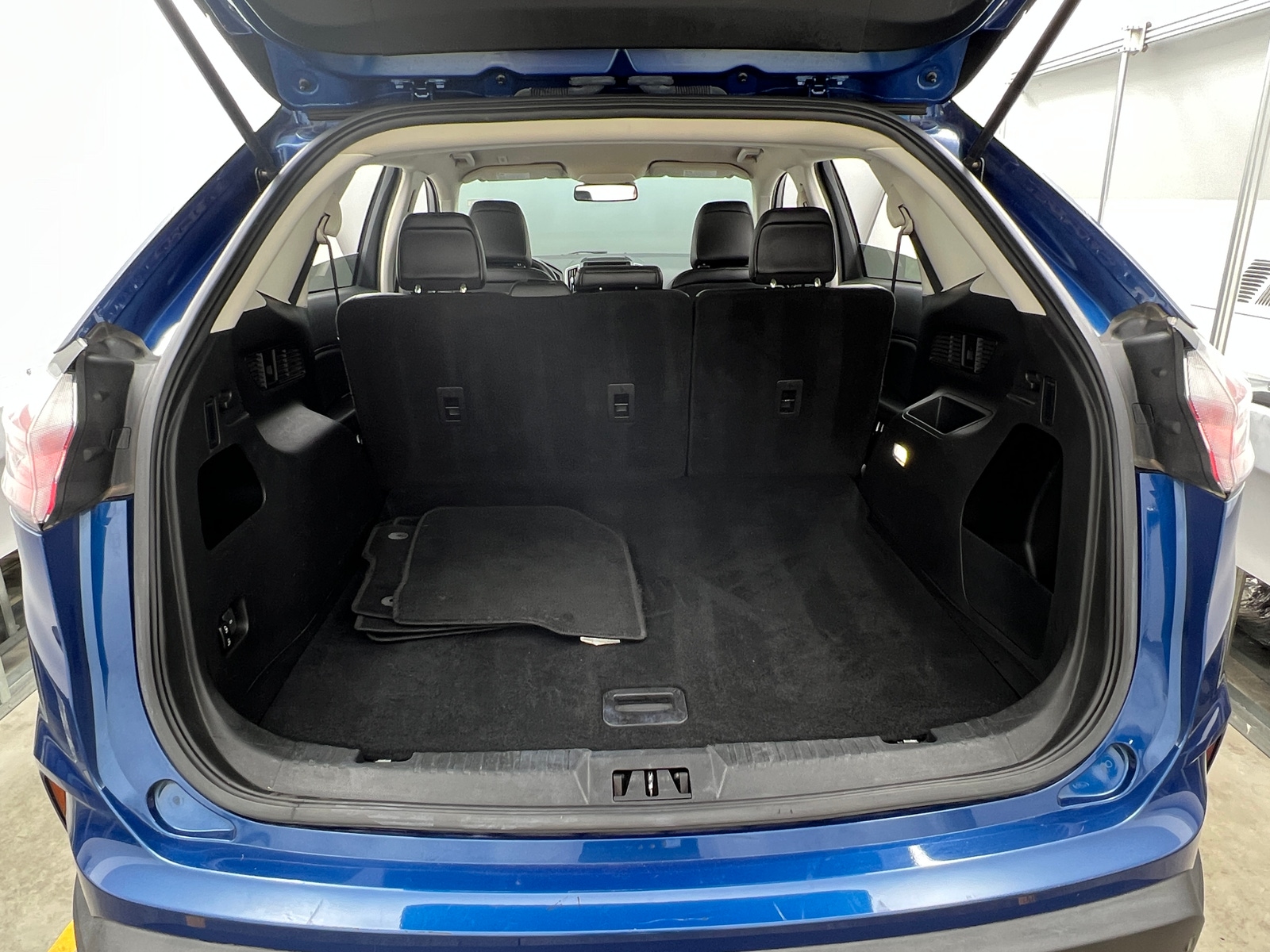 Thumbnail: 2023 Ford Edge - 6