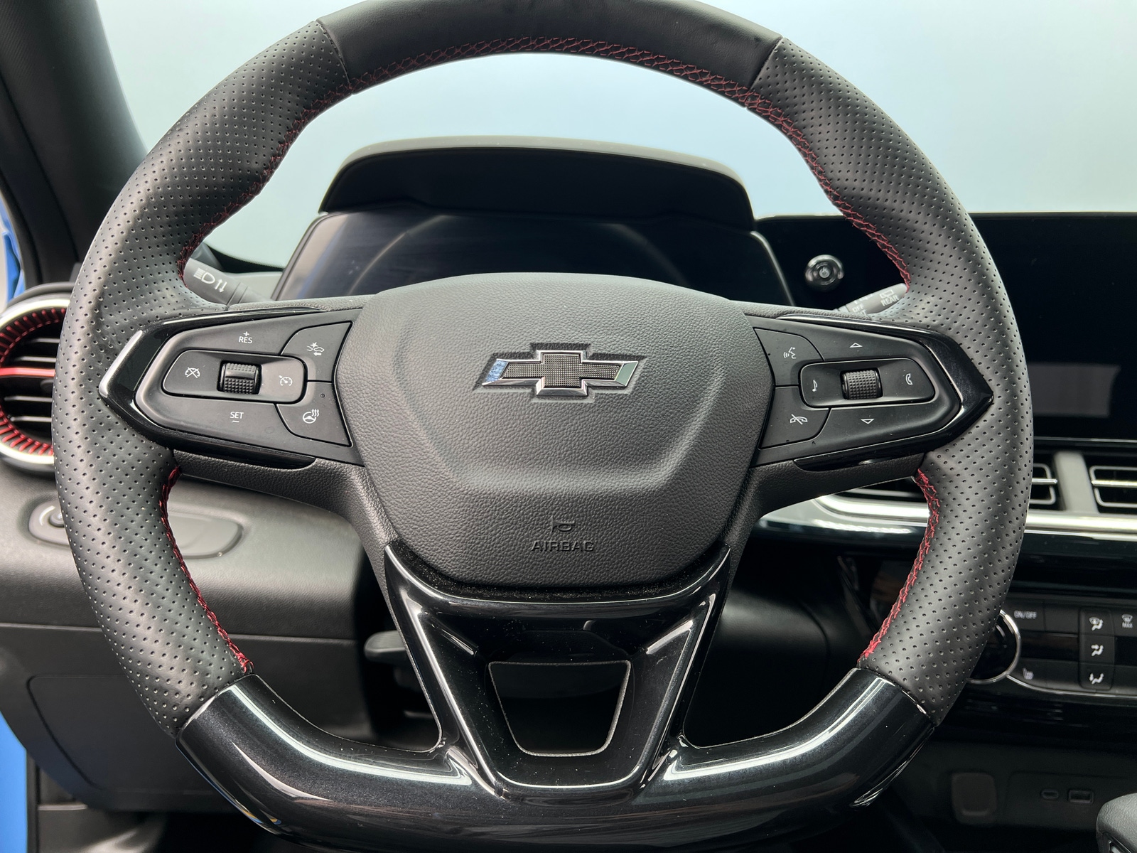 Thumbnail: 2024 Chevrolet Trax - 4