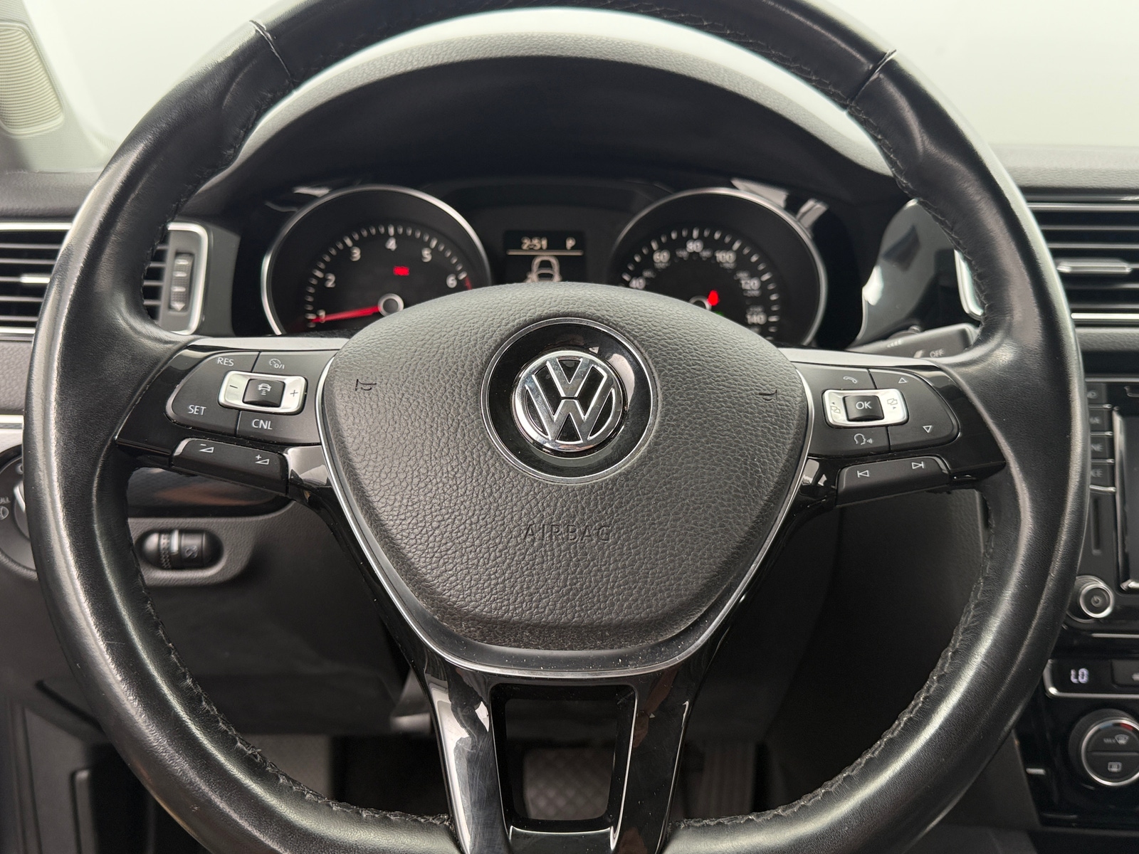 Thumbnail: 2017 Volkswagen Jetta - 4