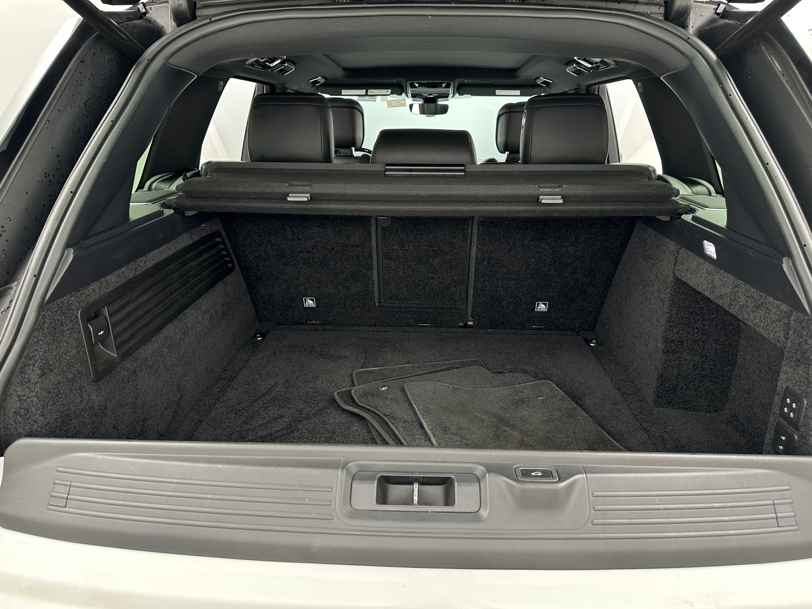 Thumbnail: 2021 Land Rover Range Rover - 6