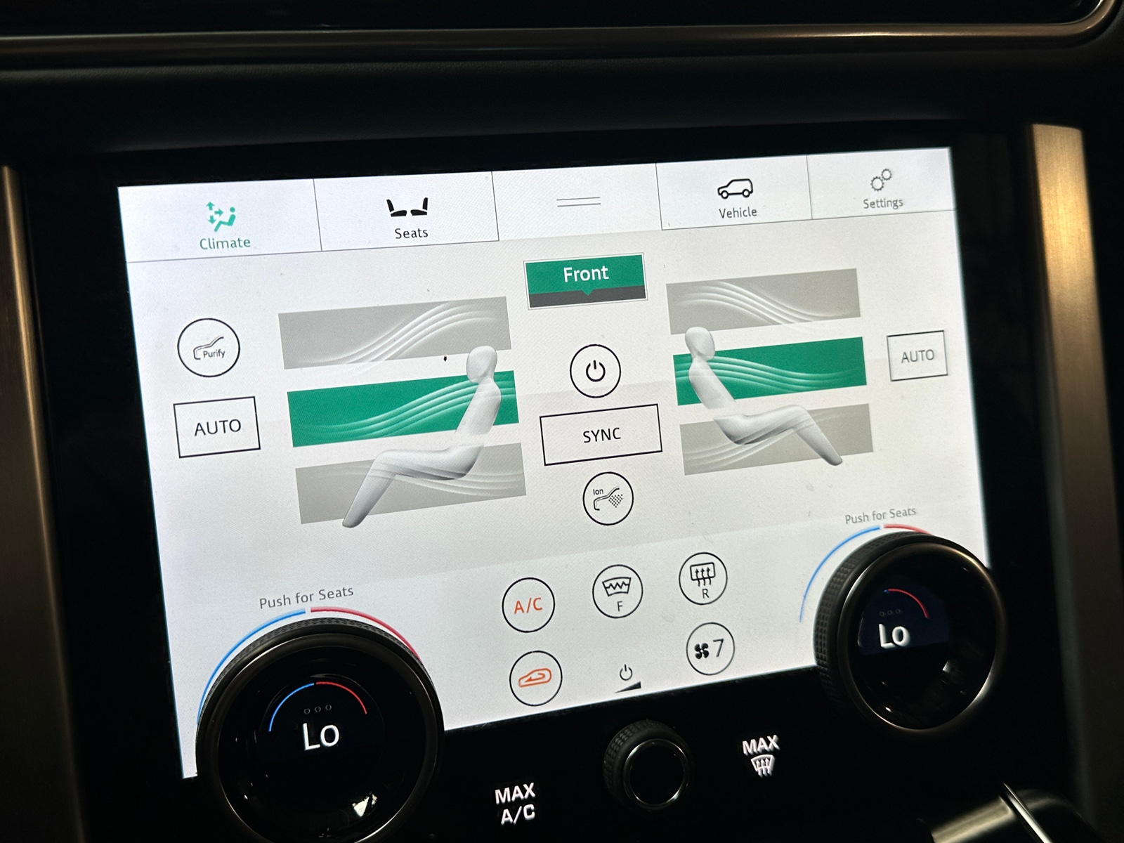 Thumbnail: 2021 Land Rover Range Rover - 3