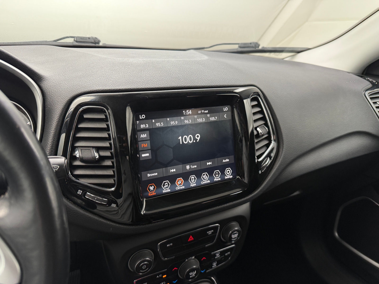 Thumbnail: 2020 Jeep Compass - 3