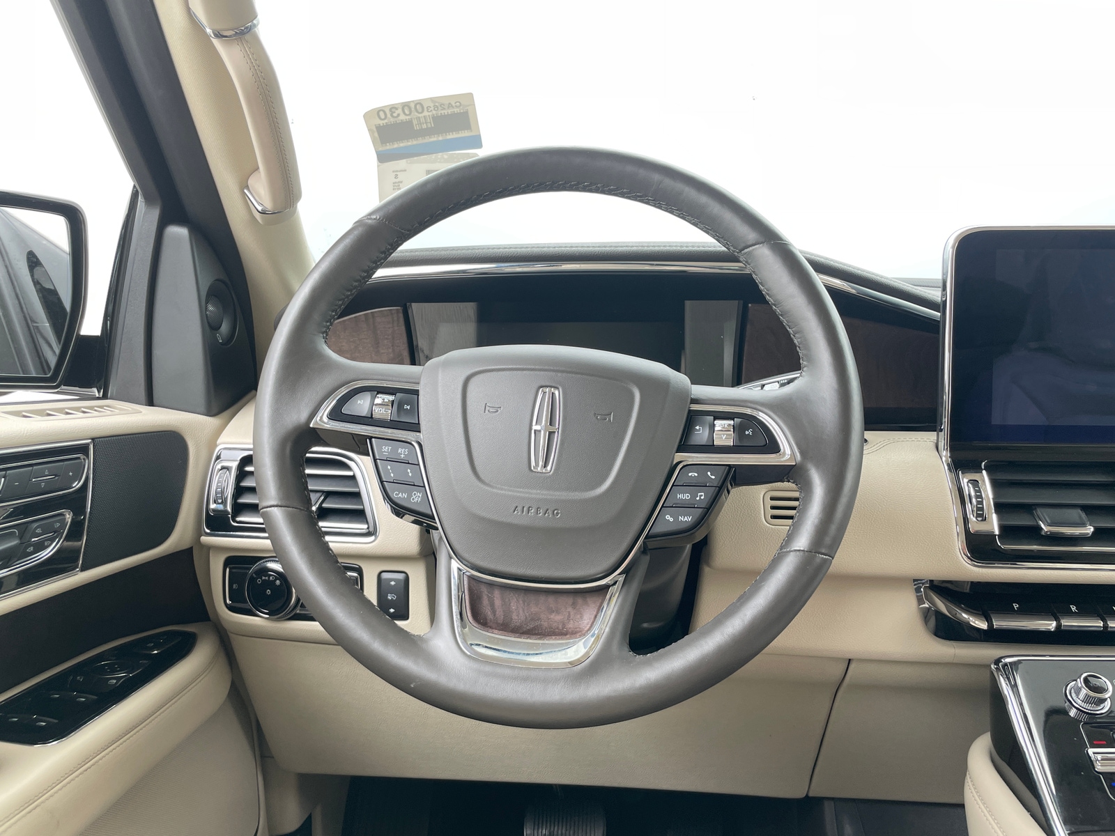 Thumbnail: 2019 Lincoln Navigator L - 4