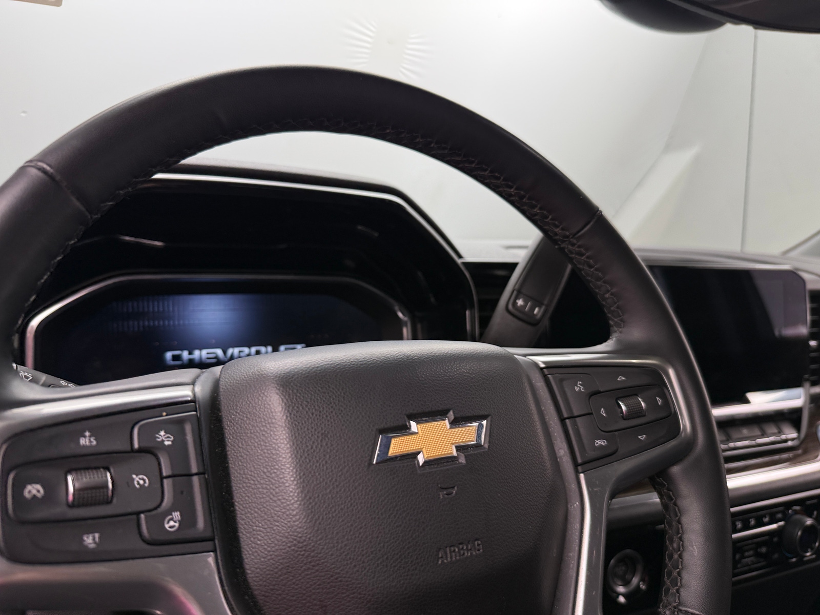 Thumbnail: 2024 Chevrolet Silverado 1500 - 5