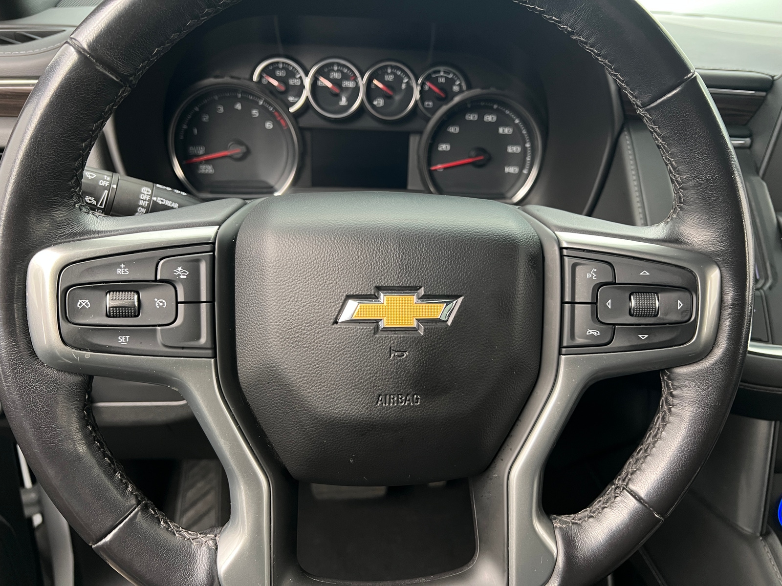Thumbnail: 2022 Chevrolet Suburban - 5