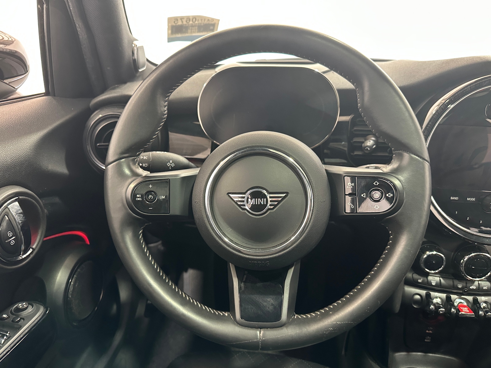 Thumbnail: 2023 MINI Cooper Hardtop - 4